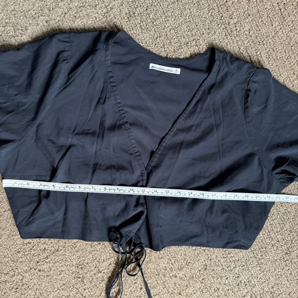 Abercromie & Fitch Cropped Long Sleeve Blouse - Picture 8 of 9